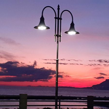 Azzurra Casa Vacanza Ventimiglia Bagian luar foto