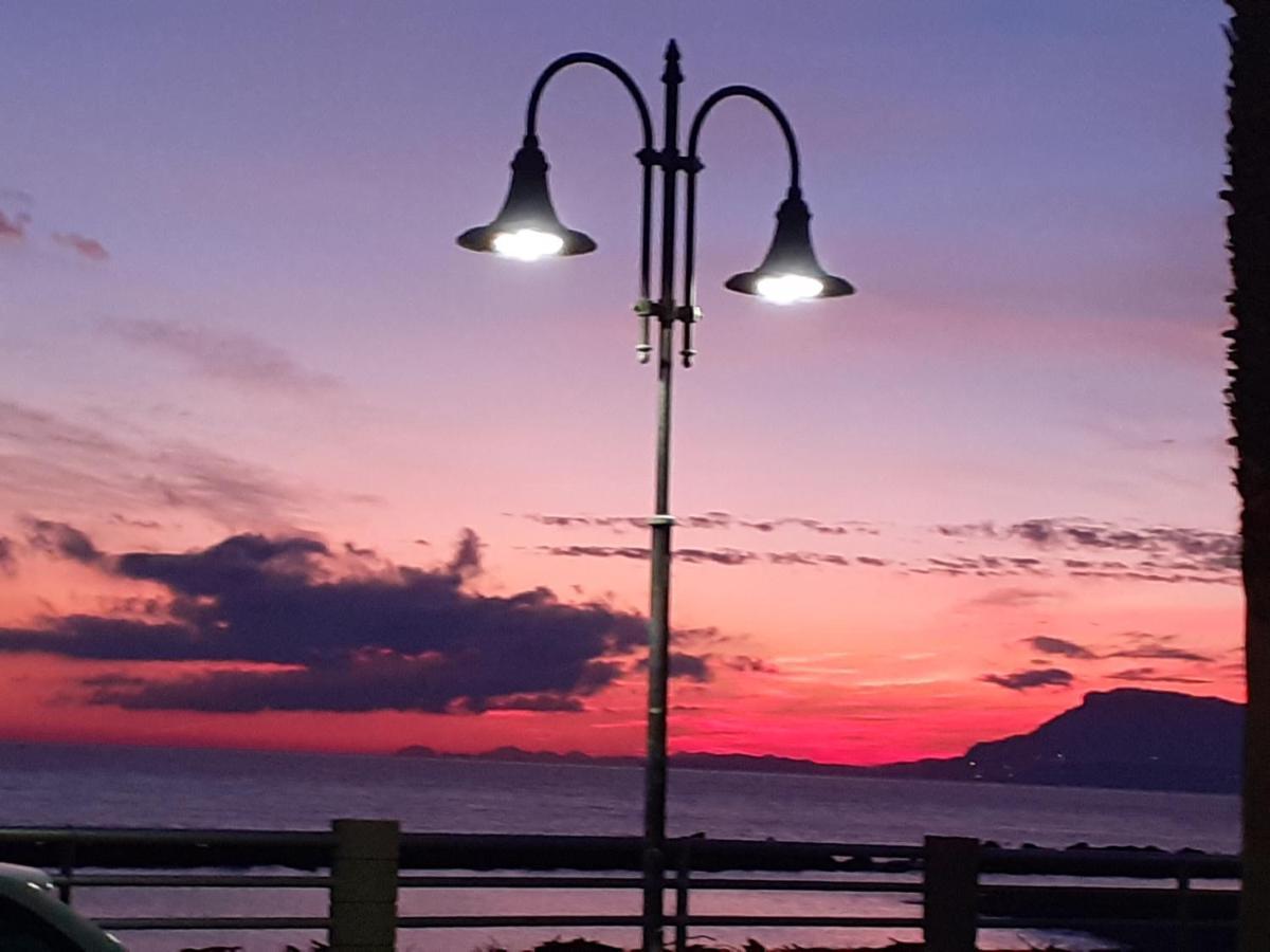 Azzurra Casa Vacanza Ventimiglia Bagian luar foto