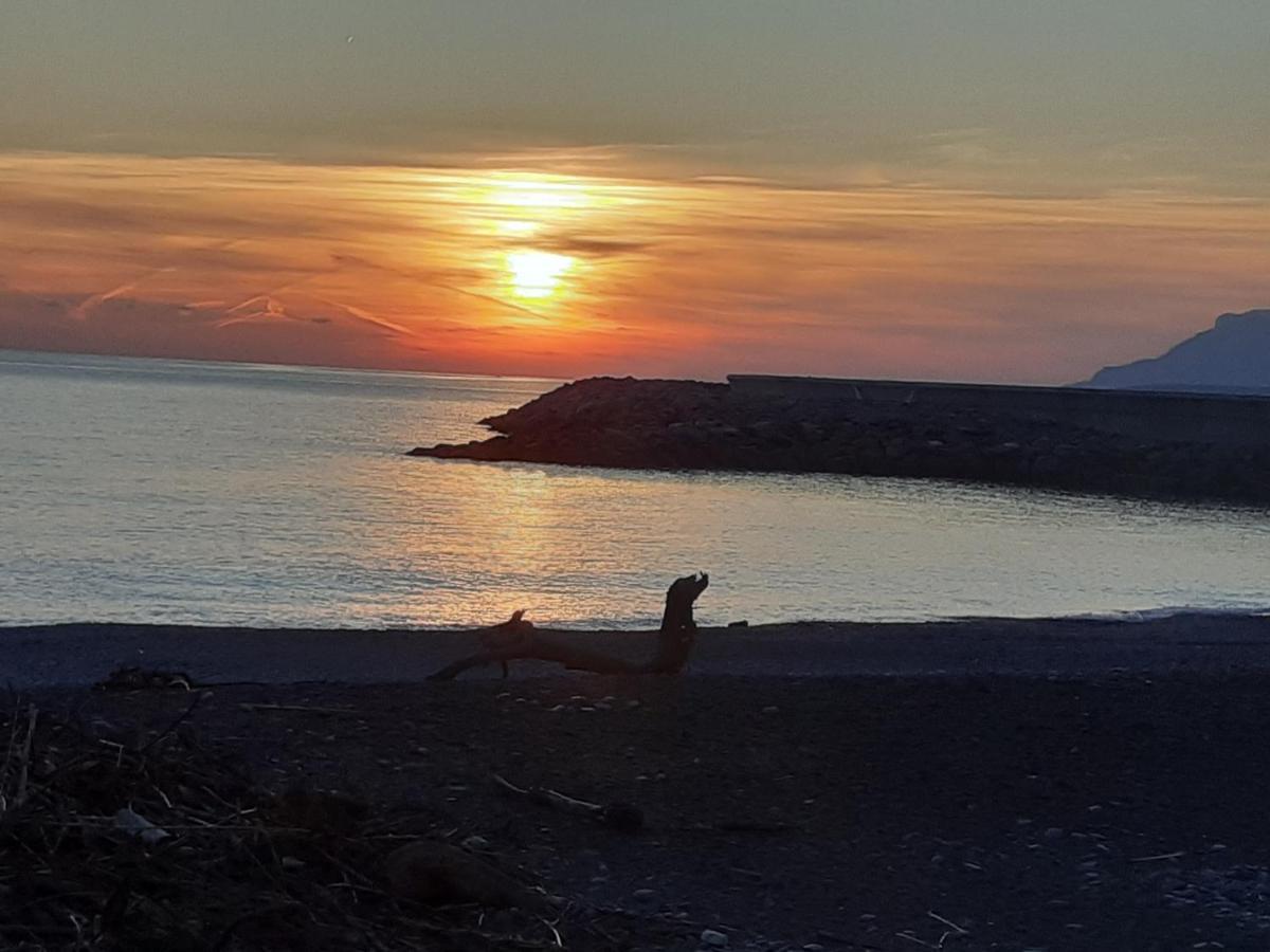 Azzurra Casa Vacanza Ventimiglia Bagian luar foto